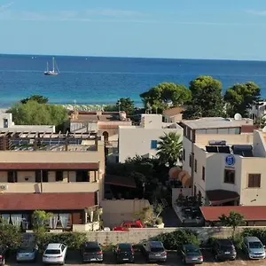 residence-aparthotel-marinotourist.sicilyhotelsitaly.net/