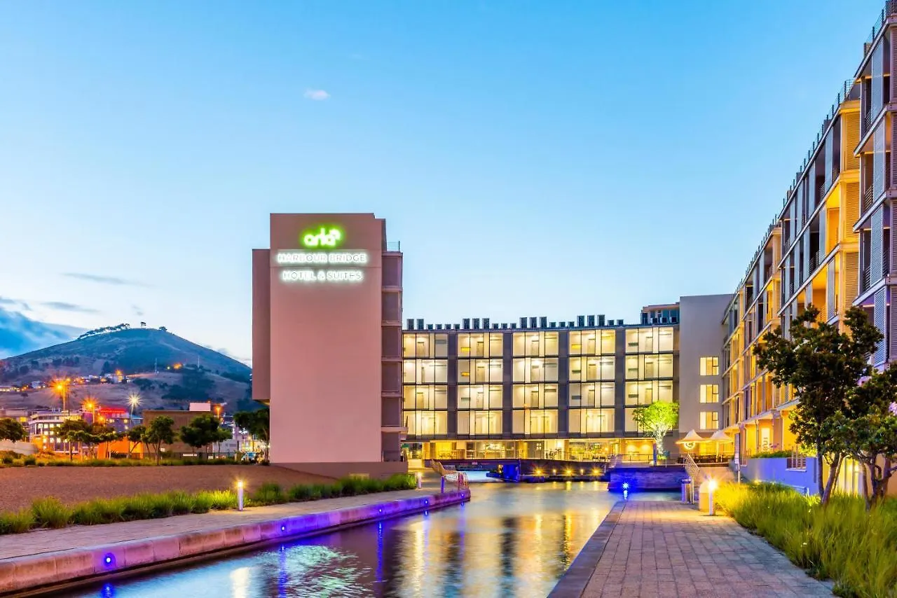 Aha Harbour Bridge Hotel & Suites Cape Town 4*,